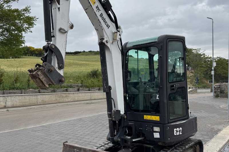 OmecoHub - Immagine BOBCAT E32